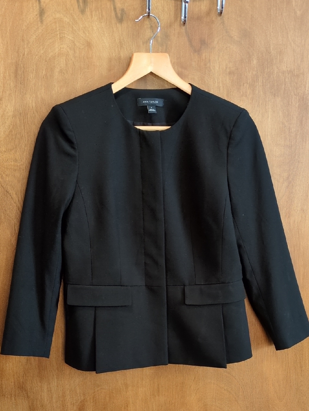 Ann Taylor Black Collarless Blazer ✨ Size 0
